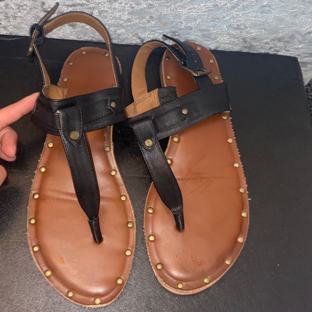 Side Stud Sandals